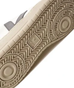 Veja Vegan Leather V-10 Trainers 13 Veja Vegan Leather V-10 Trainers -Menswear Specialty Store Bcs8VqlbIoF0vgj538AIF9FRBRAHA7FH2ZDAxKDk