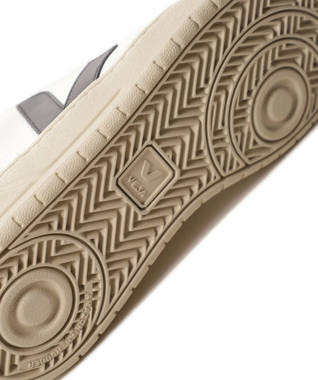 Veja Vegan Leather V-10 Trainers 8 Veja Vegan Leather V-10 Trainers - Image 6